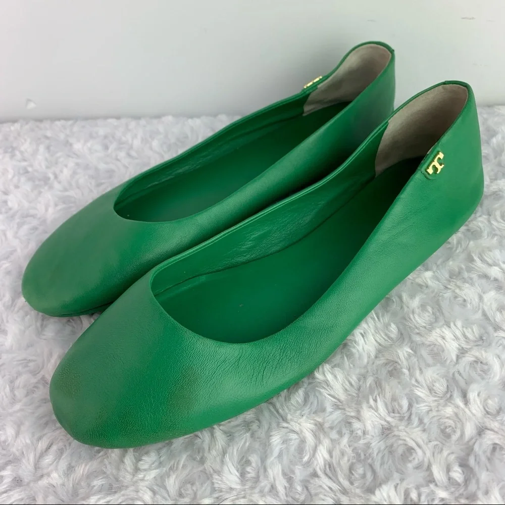 Tory Burch Green Leather Ballet Flats with Gold Logo - Picture 1 of 7